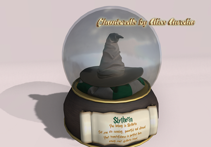 13. NACH Slytherin Globe