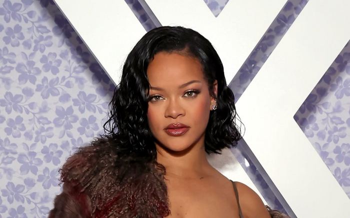 Rihanna - Birthday cake Dance