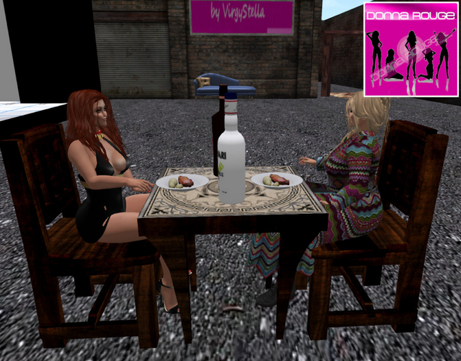 Medieval Table and chairs (boxed)