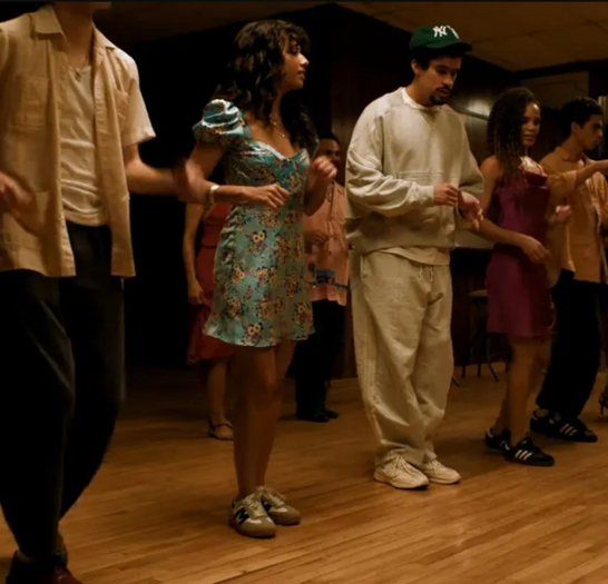 Bad Bunny ~ BAILE INoLVIDABLE Dancer