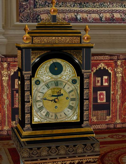 Antiki-Taki Ebony (Multi-Chiming) Bracket Clock Set