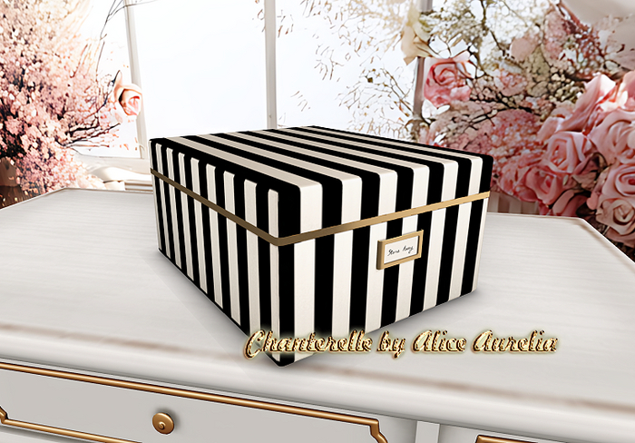 -tres blah- Eclectic Collection -Large Nesting Box