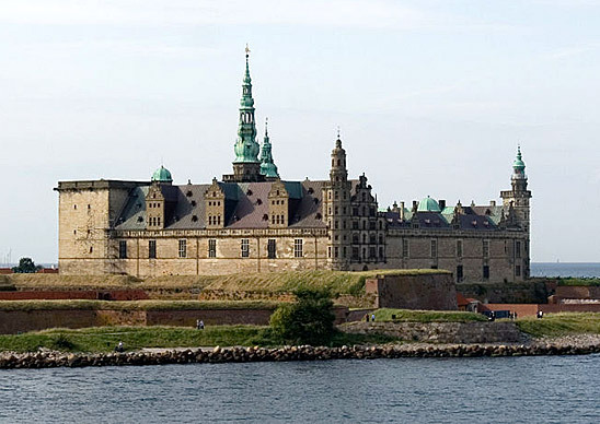 Castle Kronburg Wide