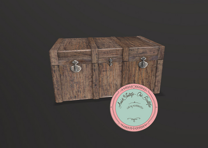 ionic : Antique trunk