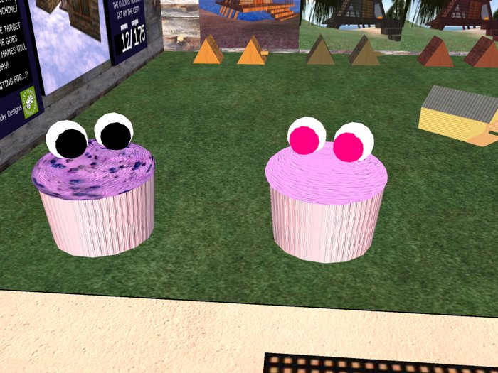 Talking Cupcake Shoulder Pet (Sprinkles)