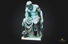 Reflective Philosophe Statue – Thoughtful Figure Art Decor