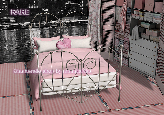 .BASIL. XOXO Bed RARE PG