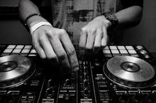 DJ Pump It Up Gesture