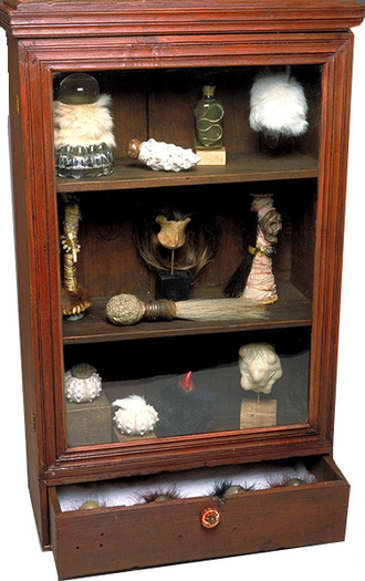 1 Prim Voodoo Shelf (cabinet)