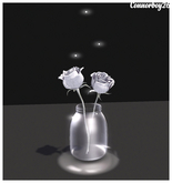 ionic : Flowers in December Winter glass vase with roses