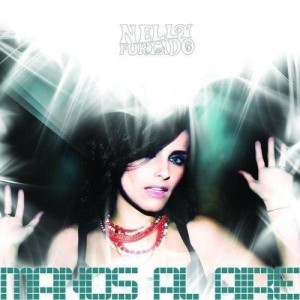 Gesture Manos al aire Nelly Furtado