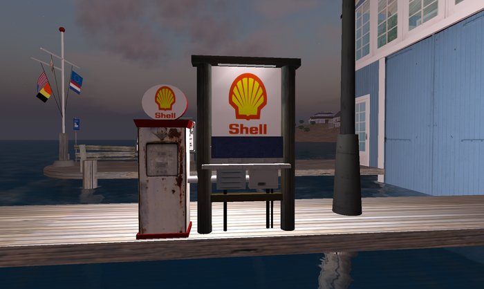 Dawsi gas pump and lamppost