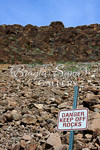 [br] Keep off the Rocks