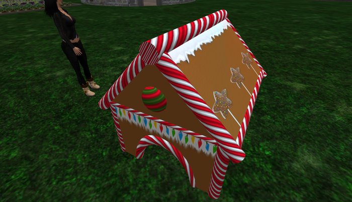 Gingerbread Doghouse for your K9 pals! 