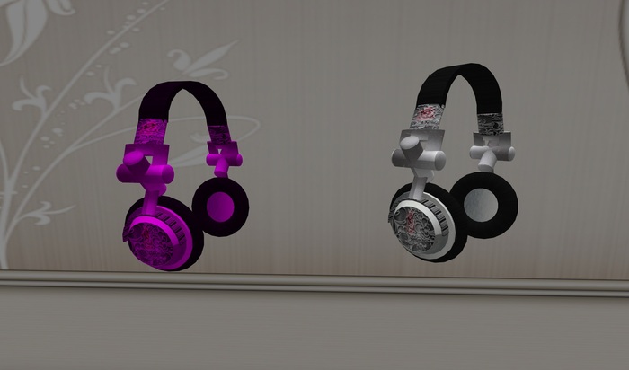 BOZY DESIGHNES HEDSET TIPJAR