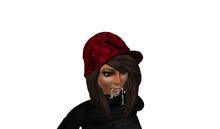 casquette camo rouge et cheveux