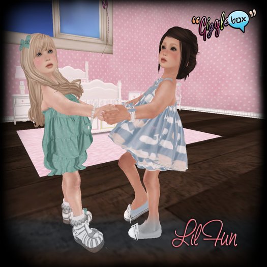 -G[b]R- Family Poses - Lil Fun