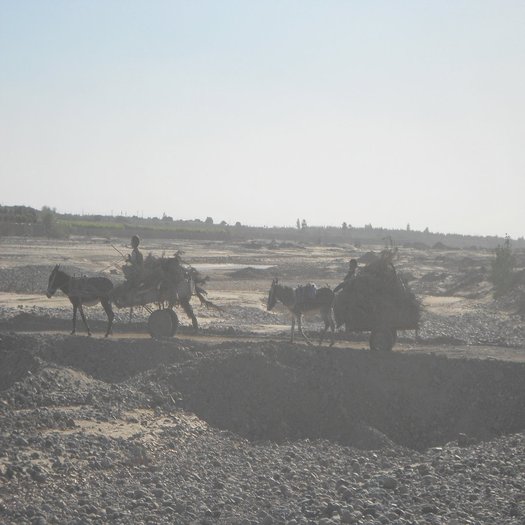 a travert la riviere