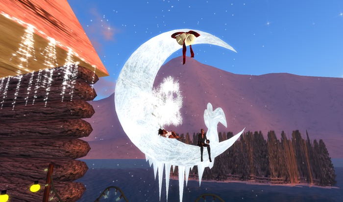 G^G Christmas with moon pose