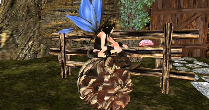 Petite pinecone seat