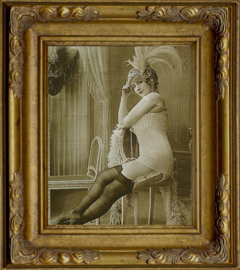 ~*KK*~ Burlesque Dancer Seated
