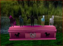 HORSE STAND IN PINK