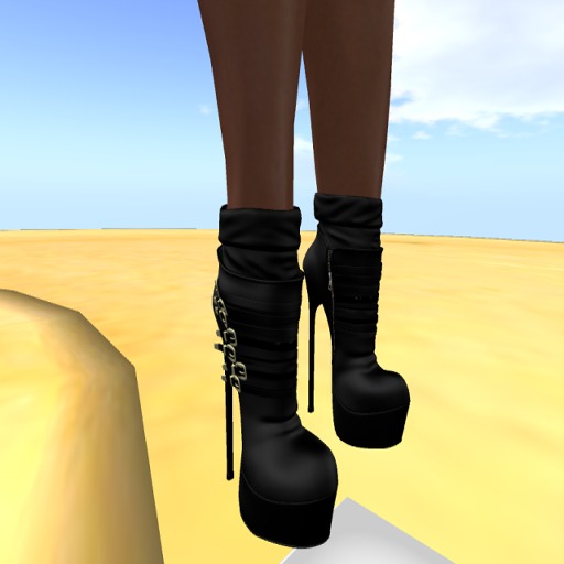 leila black boot mesh