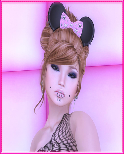 *MB* Girly skulls mouse ears boxed