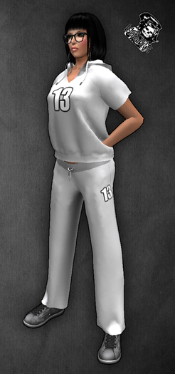 [HR]13 - Complete Female Outfit WHITE (boxed)